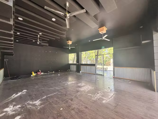 Local comercial 81m2 Santa Ana Lindora