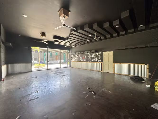 Local comercial 81m2 Santa Ana Lindora