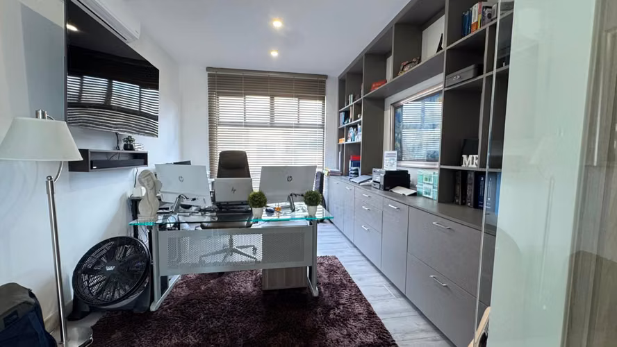 Casa de lujo Amueblada con jardín, Condominio Vereda Lindora, Santa Ana