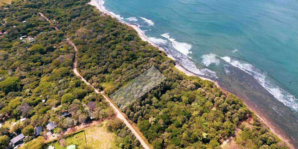 Lote frente al mar en Avellanas Playa Lagartillo - acceso privado -