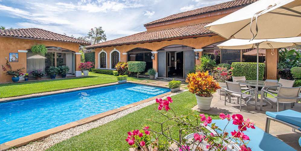 Condominio 4 habs en San Rafael La Cañada - piscina y casa de - Imagen 2