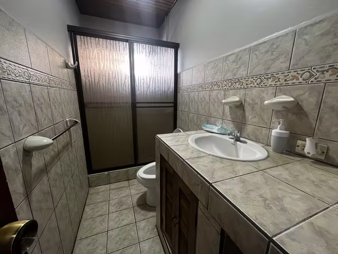 REBAJADO Venta de negocio centro de belleza y spa en barva de Heredia - Imagen 18