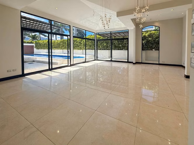 VENTA Y ALQUILER DE CASA EN VISTA VERDE DE UN NIVEL - LINDORA - Imagen 5