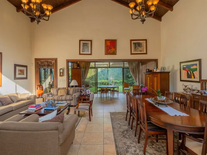 VENTA DE CASA EN CERRO ALTO DE UNA PLANTA