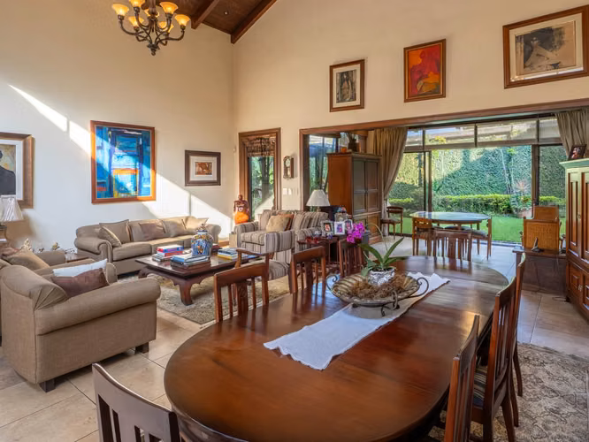 VENTA DE CASA EN CERRO ALTO DE UNA PLANTA