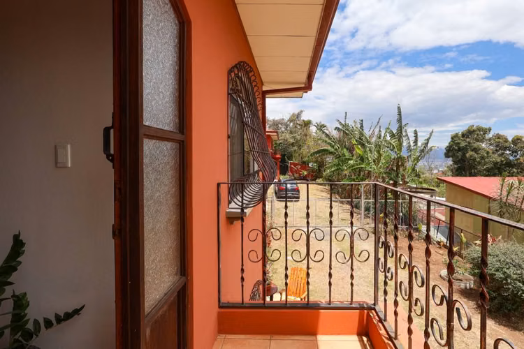 Venta de dos casas en amplio terreno en Escazú - Imagen 16