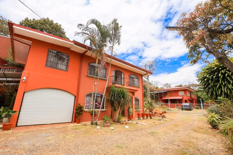 Venta de dos casas en amplio terreno en Escazú - Imagen 18