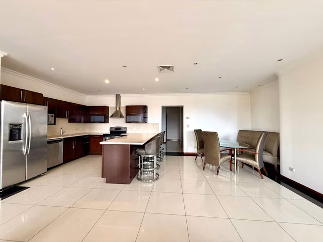 ALQUILER DE APARTAMENTO EN CONDOMINIO VALLE ARRIBA AMUEBLADO - Imagen 3