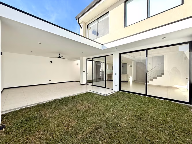 ALQUILER DE CASA EN CONDOMINIO LINDORA VILLAGE - Imagen 8