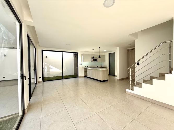 ALQUILER DE CASA EN CONDOMINIO LINDORA VILLAGE - Imagen 2