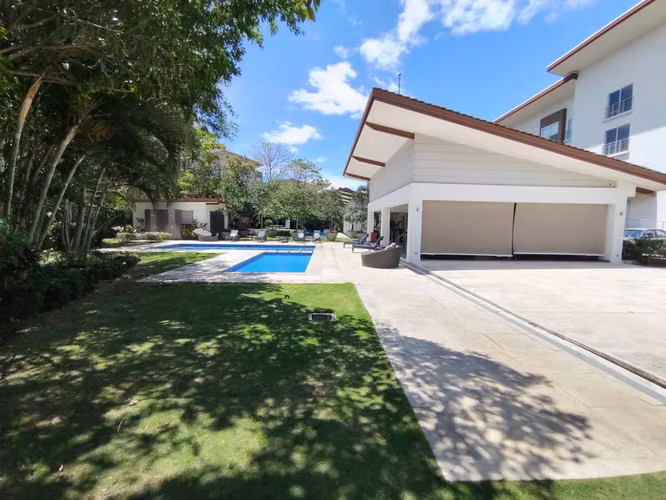 DISTRITO 4-y, full amueblado, hermoso-amplio-lujo 99m2, 2 hab, 2 baños, A/C-vista, ubicacion. - Imagen 12