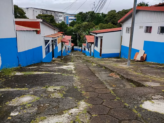 Se vende propiedad con 13 apartamentos. - Imagen 17