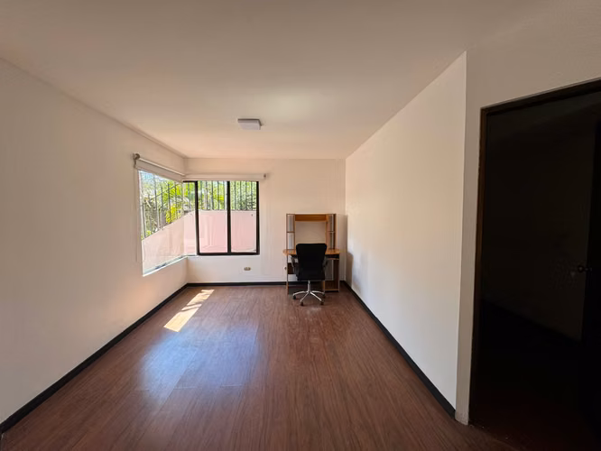 Venta de Casa en Residencial cerca del CRCC en Escazú - Imagen 14