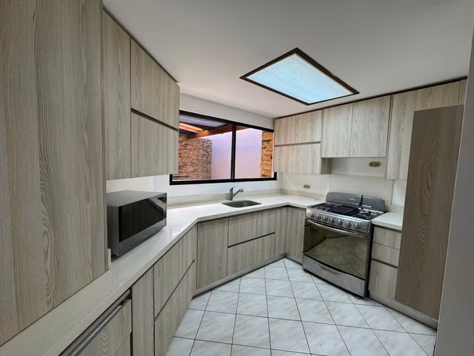 Venta de Casa en Residencial cerca del CRCC en Escazú - Imagen 8