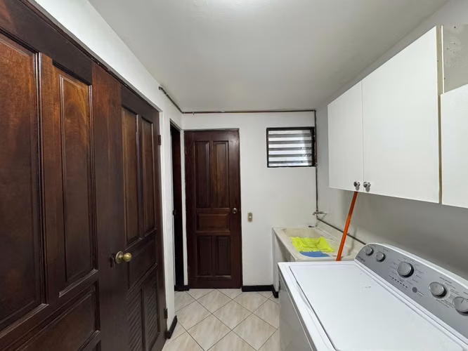 Venta de Casa en Residencial cerca del CRCC en Escazú - Imagen 10