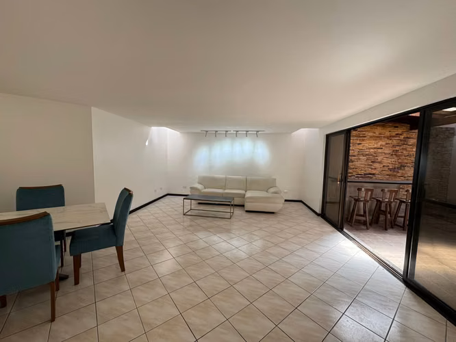 Venta de Casa en Residencial cerca del CRCC en Escazú - Imagen 3