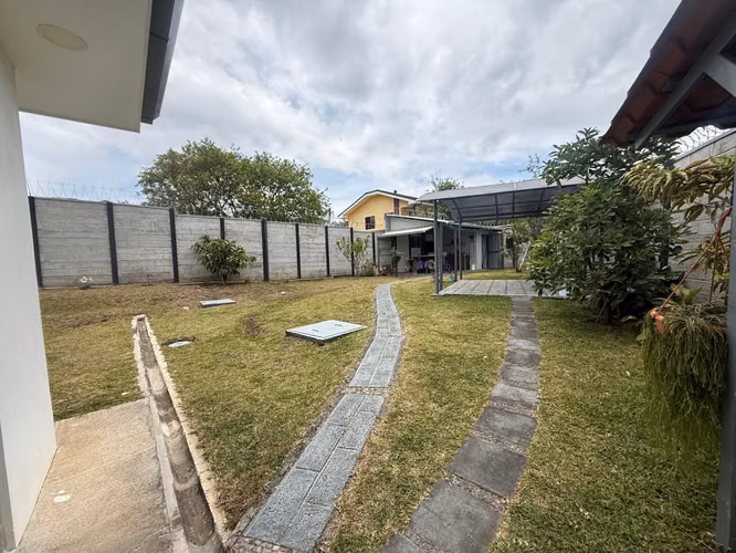 SE VENDE CASA LOS ANGELES DE SANTO DOMINGO HEREDIA