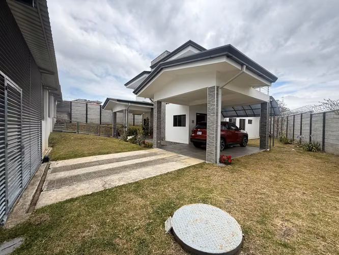 SE VENDE CASA LOS ANGELES DE SANTO DOMINGO HEREDIA