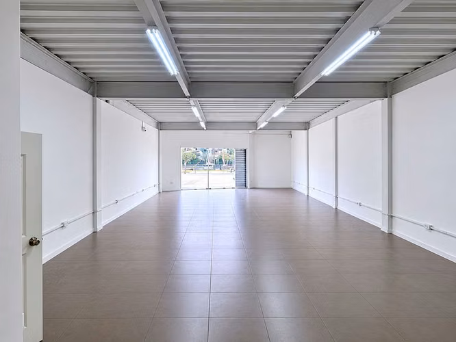 ¡Rebajado! Local Comercial de 121m² en Planta Baja, Lindora, Santa Ana ID26324