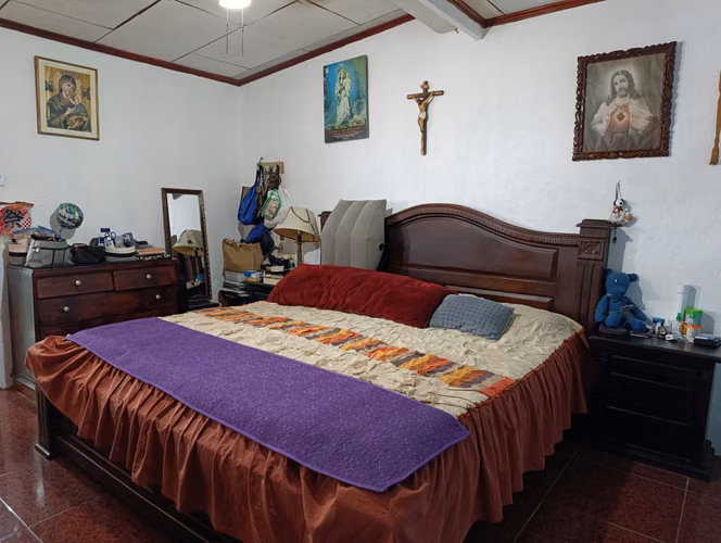 Venta de casa en Grecia centro- Se escuchan ofertas