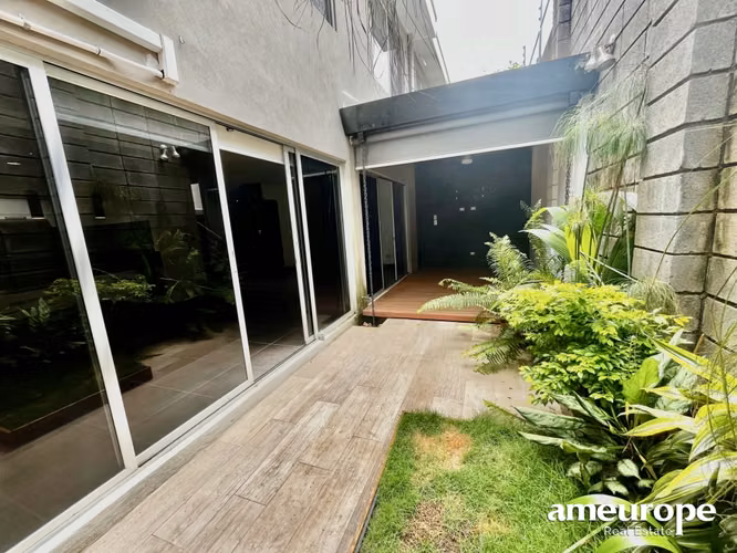 SANTA ANA! MODERNA CASA DE 4 HAB/3.5 BAÑOS/ 2 PARQUEOS - Imagen 6