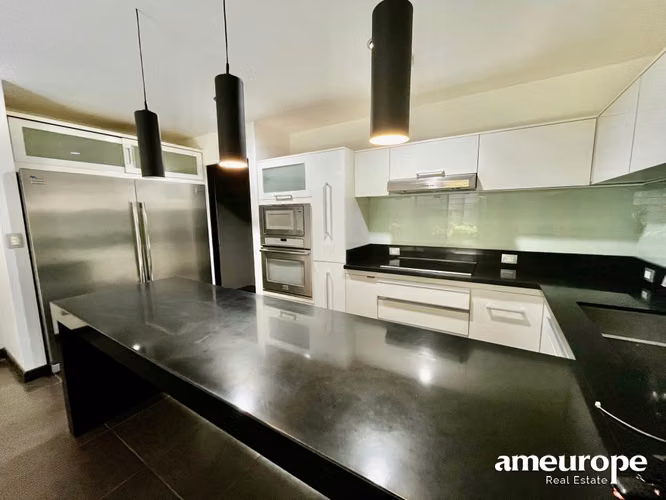 SANTA ANA! MODERNA CASA DE 4 HAB/3.5 BAÑOS/ 2 PARQUEOS - Imagen 5
