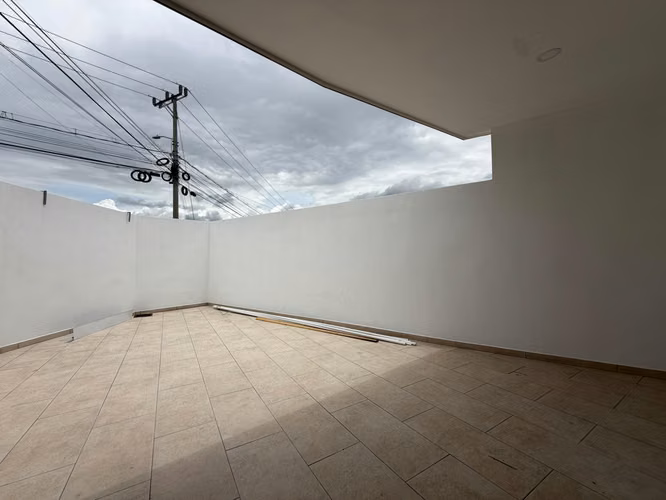 ALQUILER Y VENTA DE CASA USO DE SUELO MIXTO SANTO DOMINGO HEREDIA - Imagen 11
