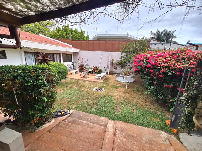 Venta de encantadoraa casa de un nivel, ubicada en Escazú, San José