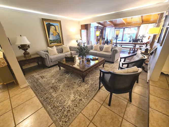 Sale of encantadoraa one level house, located in Escazú, San José