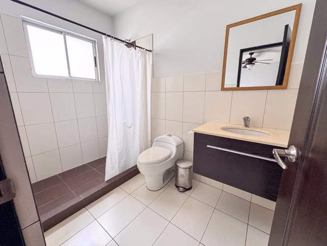 Alquier de Apartamento Amueblado en Condominio Los Príncipes, La Guácima - Imagen 10