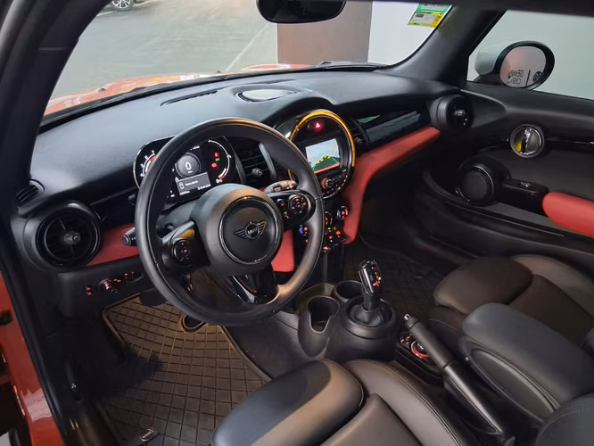 MINI COOPER SEDAN 4 PUERTAS HATCHBACK AÑO 2021