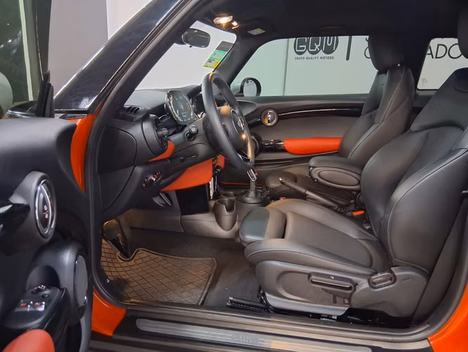MINI COOPER SEDAN 4 PUERTAS HATCHBACK AÑO 2021