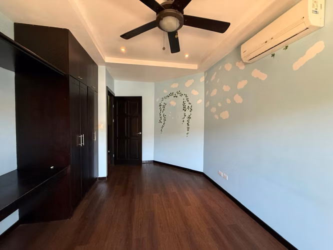 Alquiler de casa con linea blanca en condominio en Pozos, Santa Ana - Imagen 9