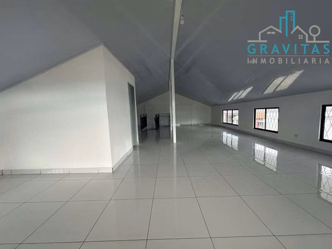 Alquiler de casa en San Pedro | USO COMERCIAL | 5 parqueos | F 568