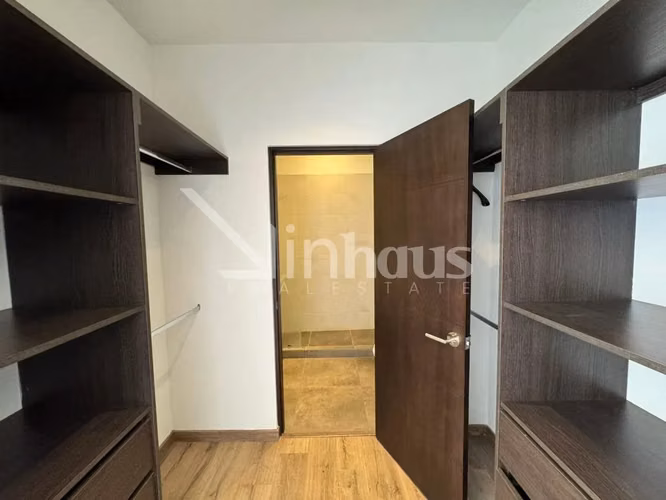 Se vende apartamento de dos habitaciones en Guachipelín, Escazú