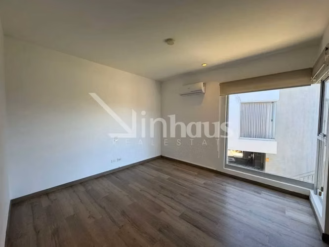 Se vende apartamento de dos habitaciones en Guachipelín, Escazú