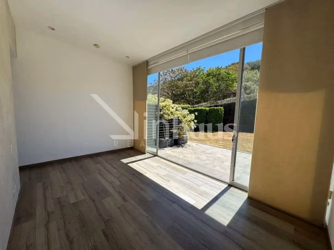 Se vende apartamento de dos habitaciones en Guachipelín, Escazú