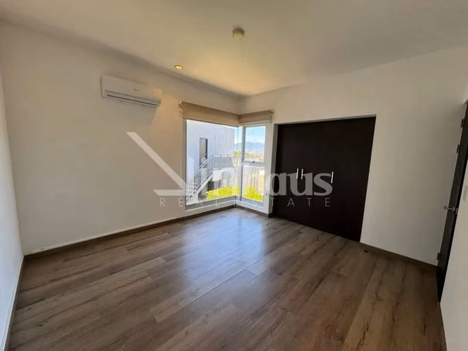 Se vende apartamento de dos habitaciones en Guachipelín, Escazú