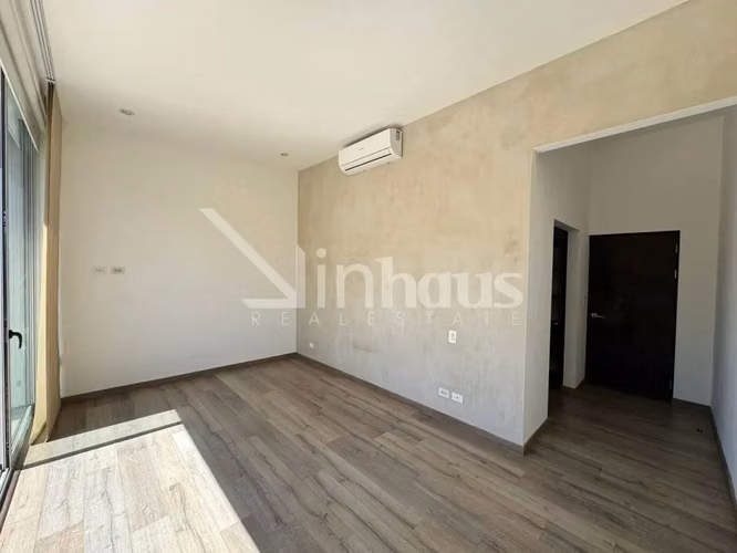 Se vende apartamento de dos habitaciones en Guachipelín, Escazú