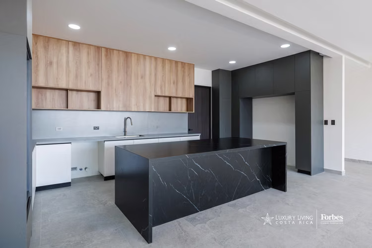 21388 - Apartamento 4 hab, amenidades de lujo en Cerro Alto, Escazú
