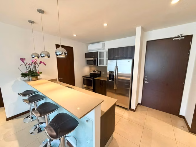 Apartamento en alquiler en Distrito 4 en Escazú, AMOBLADO. Increíbles áreas comunes - Imagen 4
