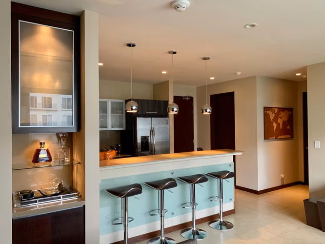 Alquiler apartamento en Condominio Distrito 4 Escazú, AMOBLADO.