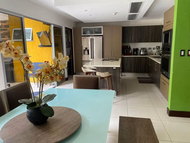 VENTA CASA CONDOMINIO SANTA ANA