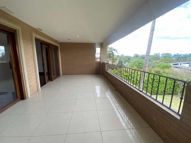 Se vende exclusiva casa de lujo en Monterán con terreno de 2.982m²
