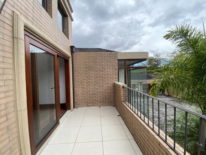 Se vende exclusiva casa de lujo en Monterán con terreno de 2.982m²