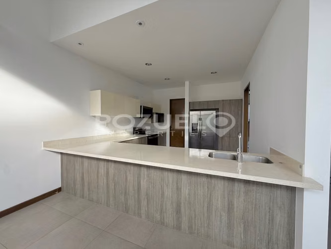 Vendo casa moderna en San Rafael de Escazú