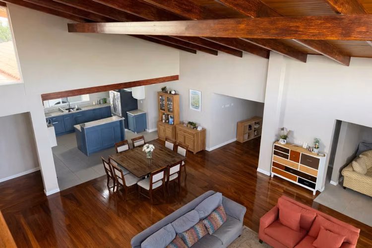 Venta de Casa con amplio terreno en San Isidro, Heredia