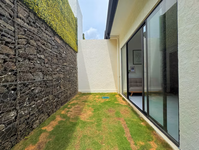 ¡Oportunidad! En Condominio Al-Andalus - Casa de Una Planta.
