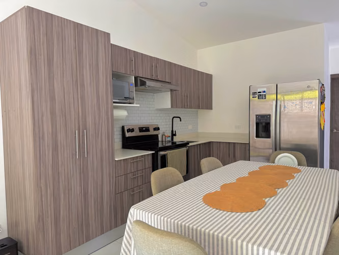 ¡Oportunidad! En Condominio Al-Andalus - Casa de Una Planta.