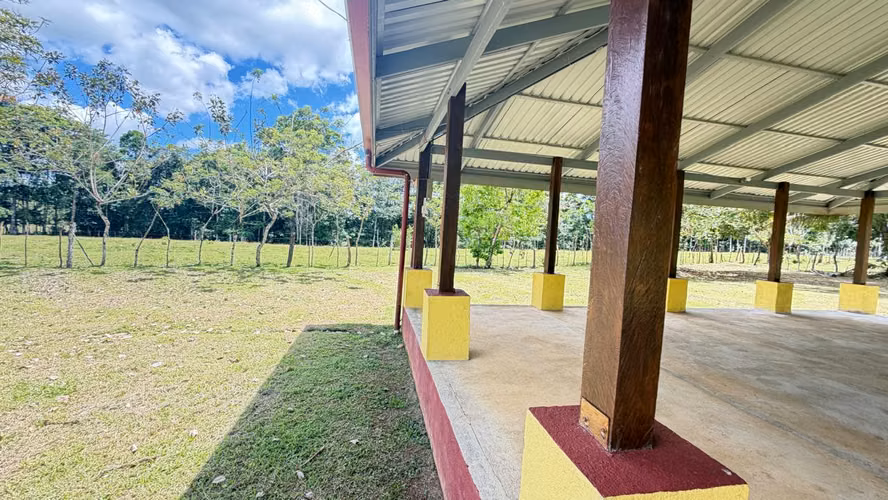 NUEVO PRECIO!!!! Hermosa propiedad en entorno natural privilegiado (Ideal para turismo o ganadería)